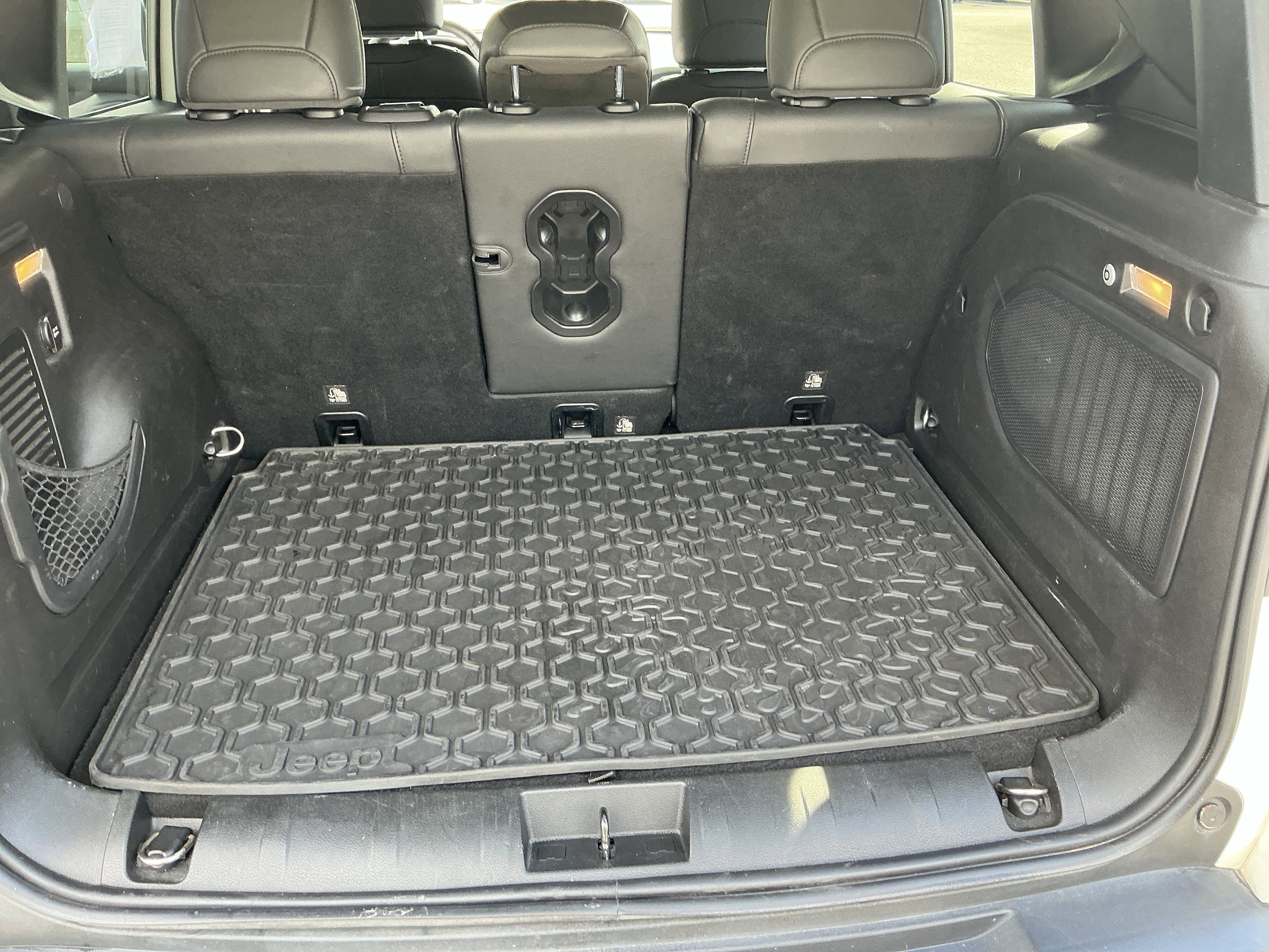 Used 2017 Alpine White Jeep Deserthawk image 17