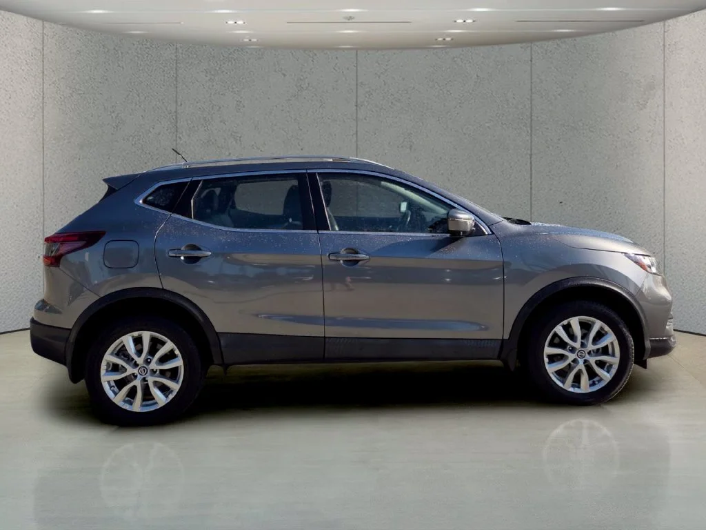 Used 2021 Gray Nissan SV image 6