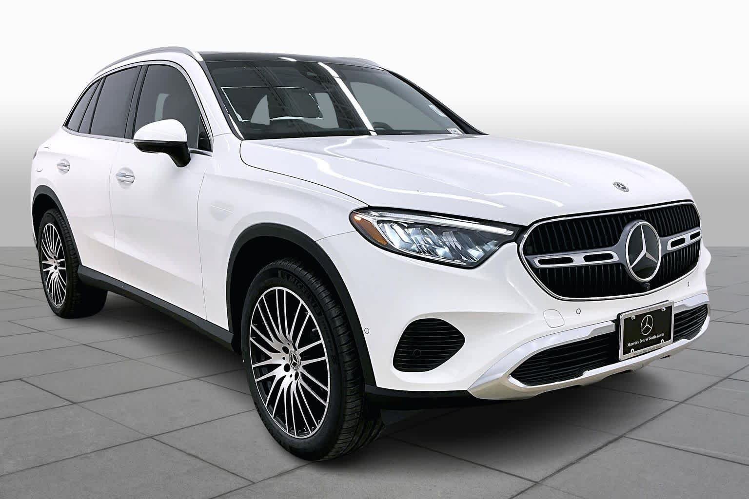 New 2026 Polar White Mercedes-Benz GLC 300 image 2