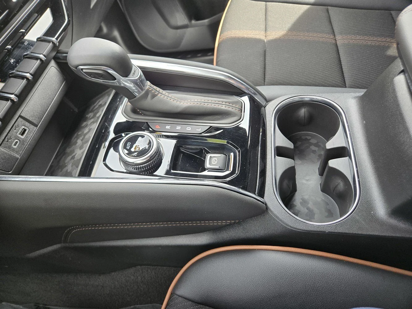 2026 GMC Canyon AT4 - Photo 11