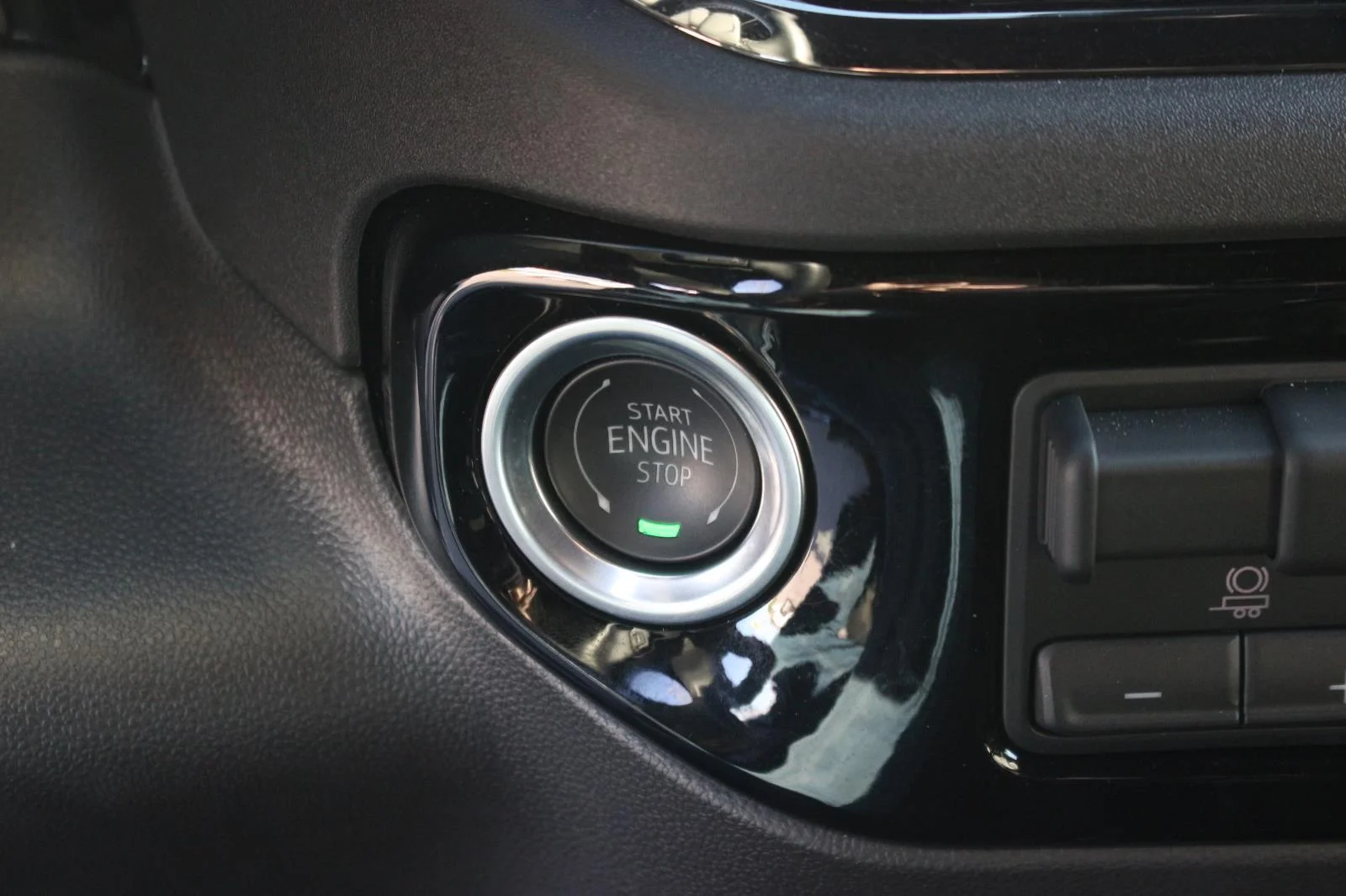 Used 2024 Summit White Chevrolet ZR2 image 35