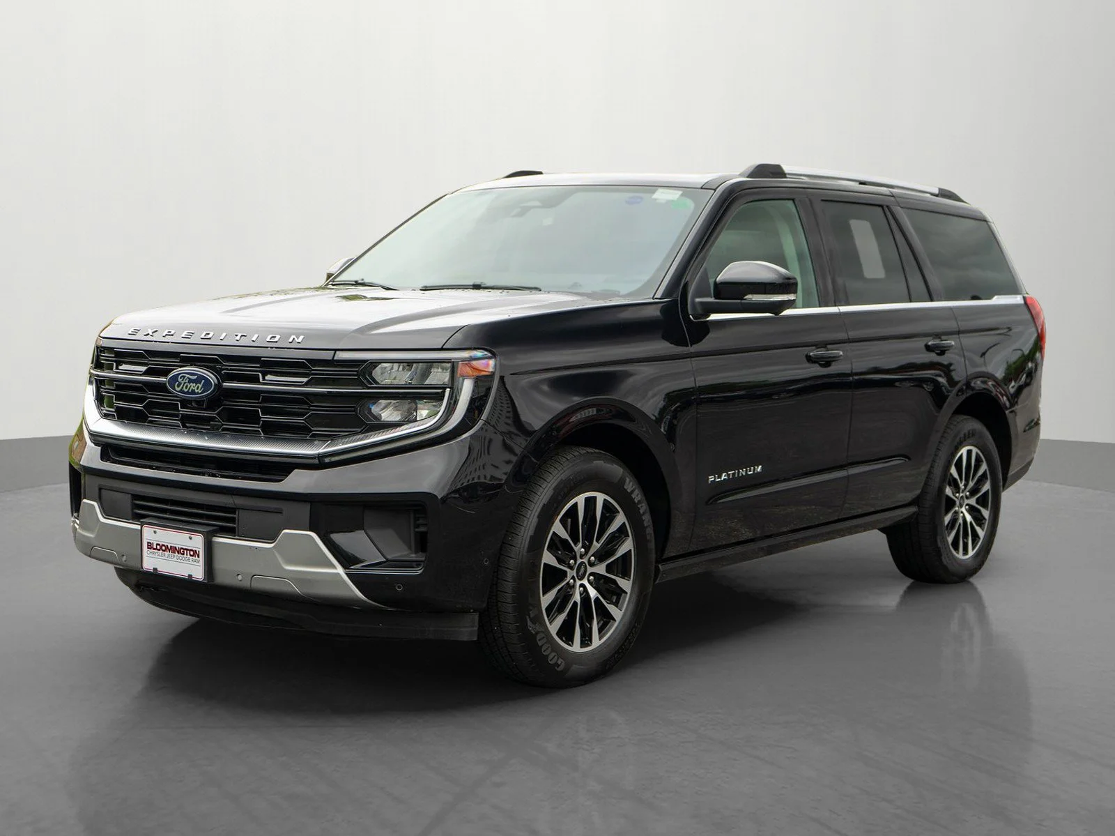 Used 2025 Black Metallic Ford Platinum image 3
