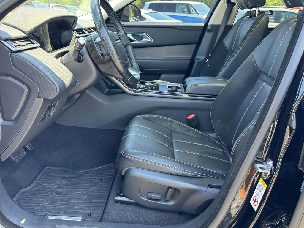 Used 2018  Land Rover S image 14