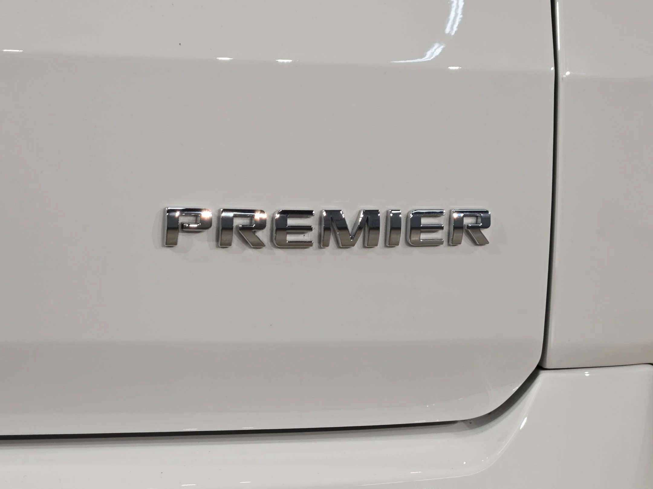 Used 2019 Summit White Chevrolet Premier image 38