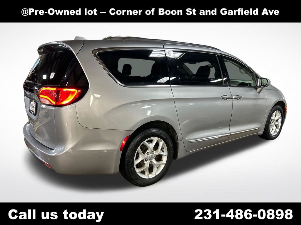 Used 2017 Silver Chrysler Touring L Plus image 5