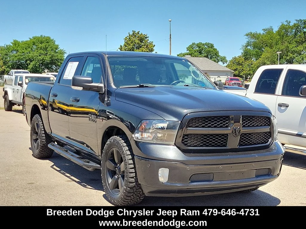 2018 RAM 1500 Big Horn 4x4 Crew Cab 5'7's photo