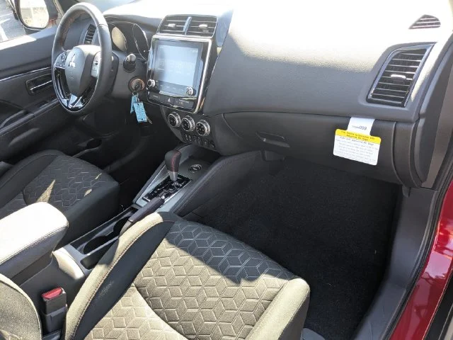 Used 2025 Red Mitsubishi 2.0 LE image 14