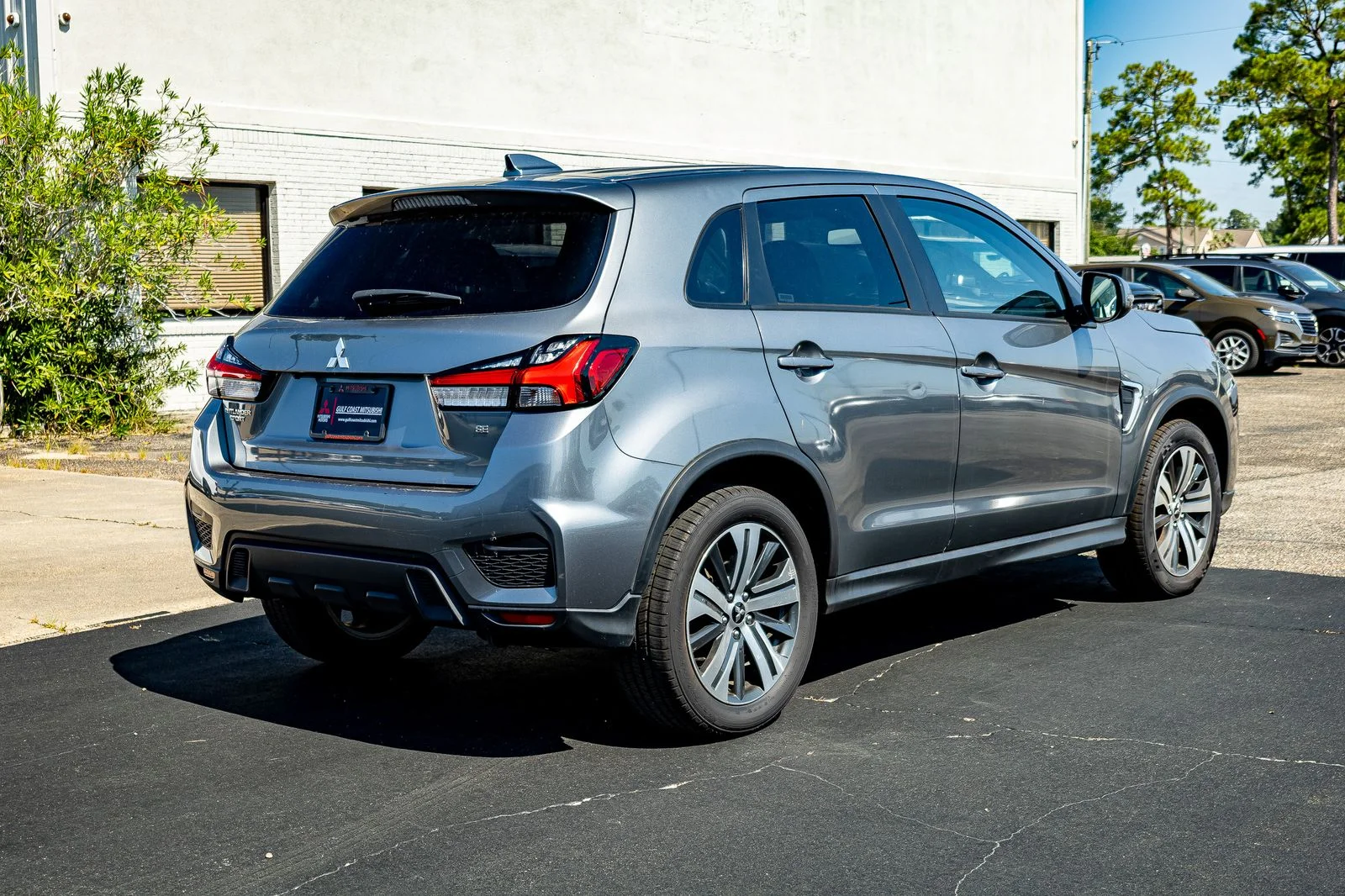 Used 2024 Silver Mitsubishi 2.0 ES image 4