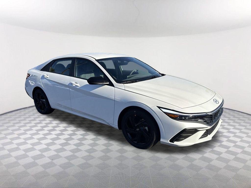 New 2026 White Hyundai SEL Sport image 3