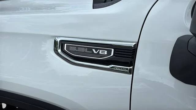 Used 2026 Summit White GMC SLT image 38