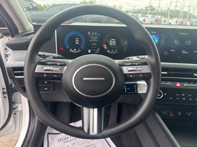 Used 2025 White Hyundai SEL image 16