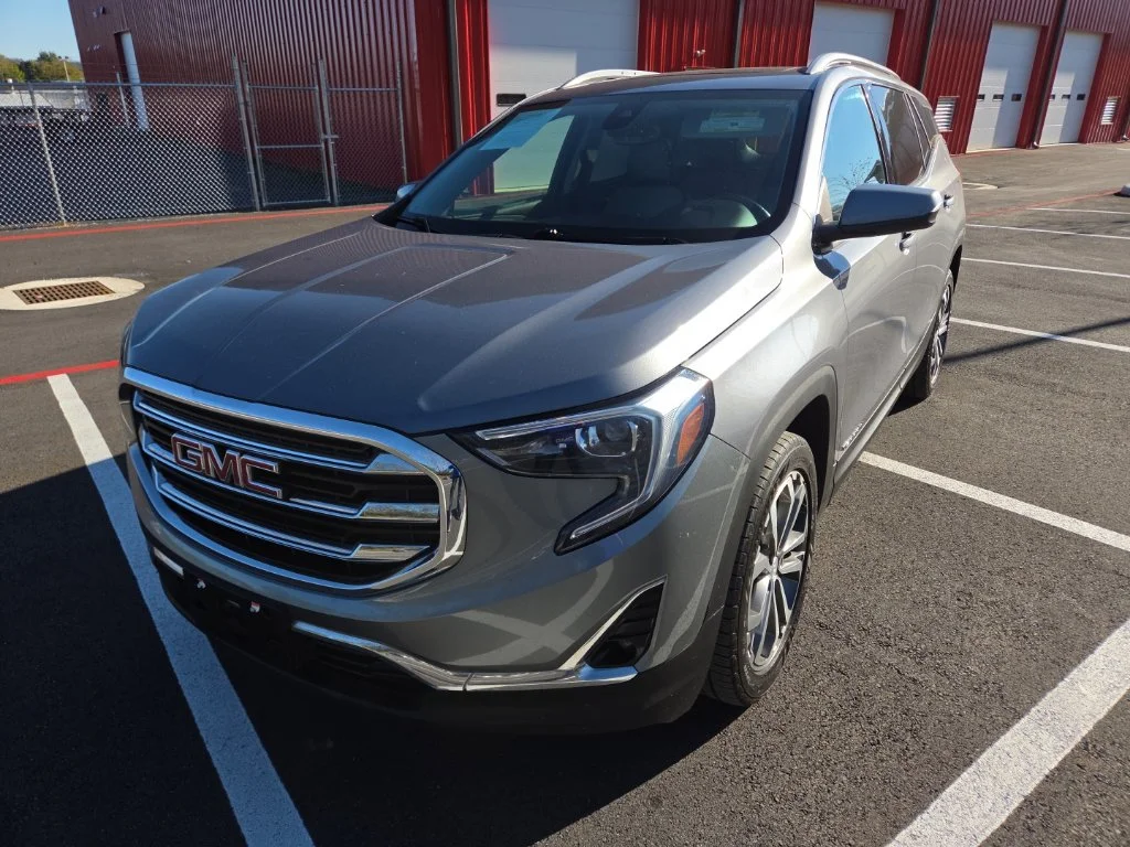 Used 2020 Gray GMC SLT image 3