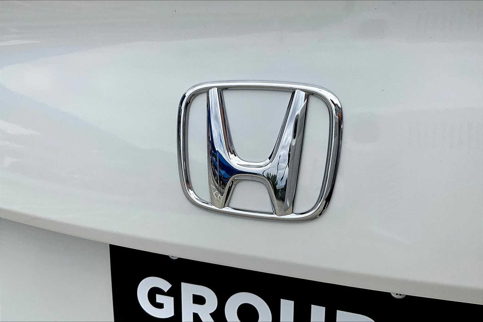 New 2026 Platinum White Pearl Honda FWD Sport image 15