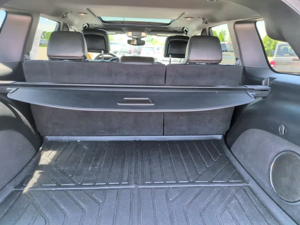 Used 2020 White Jeep Overland image 8
