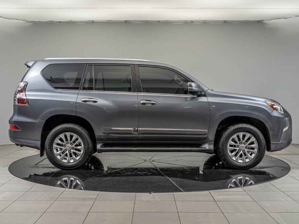 Used 2016 Gray Pearl Lexus 460 image 4