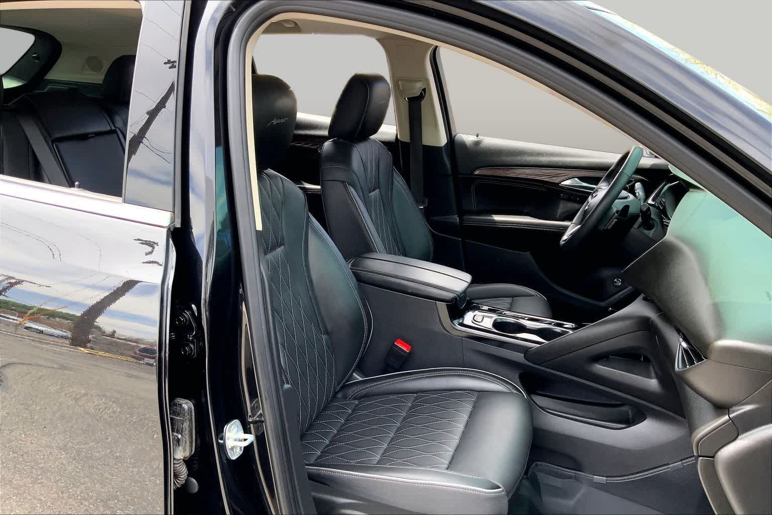 Pre-Owned 2023 Buick Envision Avenir