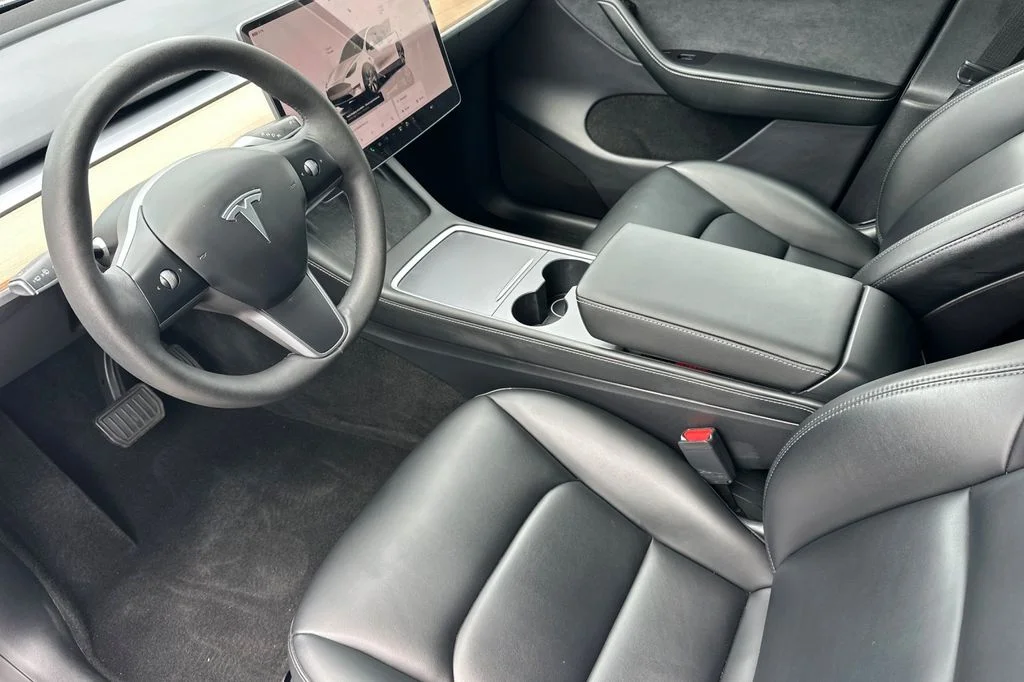2023 Tesla Model Y Long Range - Photo 10