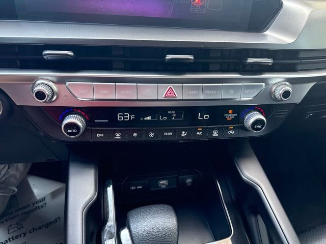 Used 2024 White Kia LX image 35