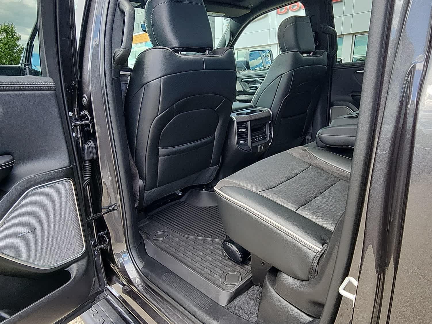 New 2026 Granite Crystal Metallic Clearcoat Ram Laramie image 9