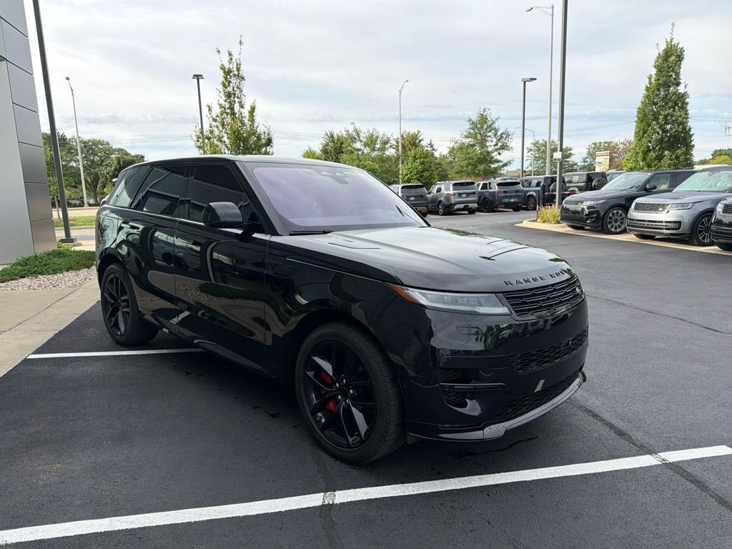 Used 2023 Black Land Rover First Edition image 6
