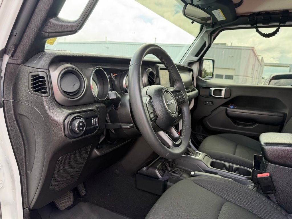 Used 2023 White Jeep Sport S image 14
