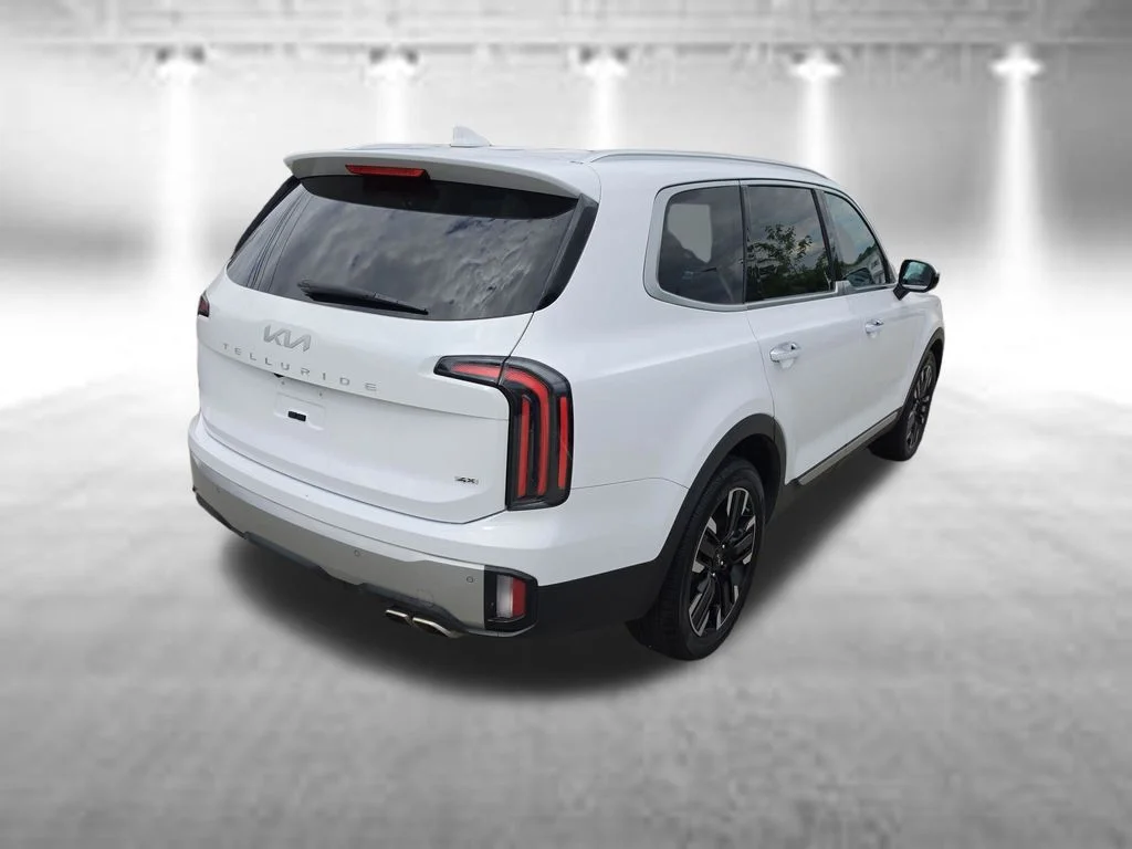 Used 2023 White Kia SX image 8