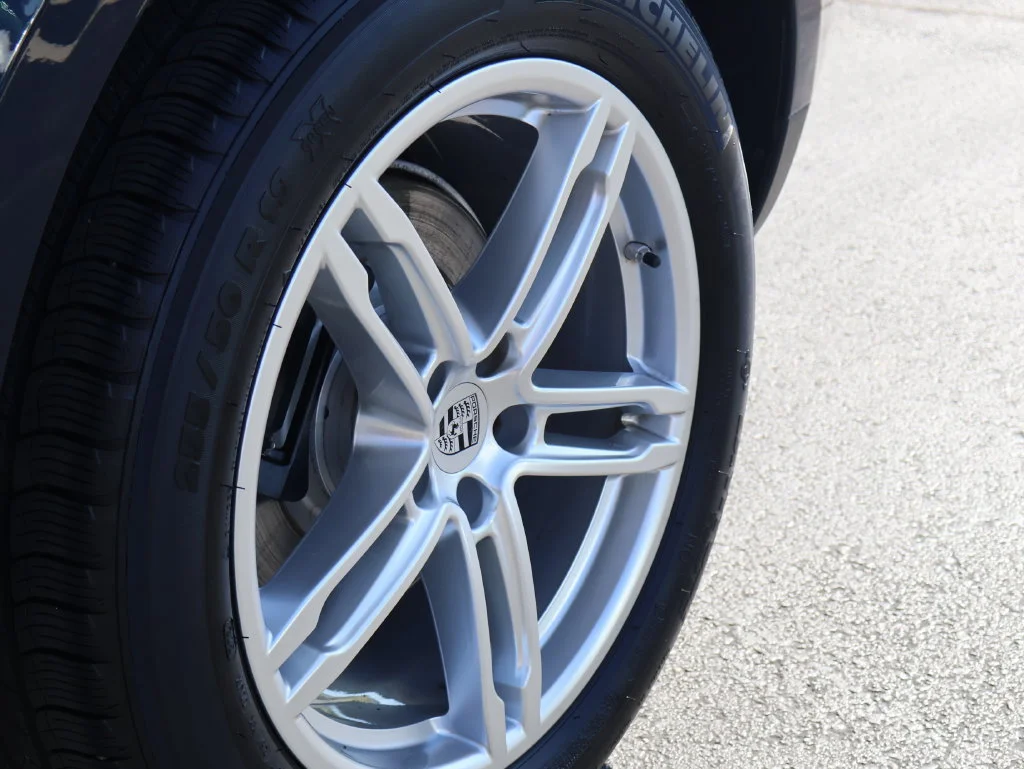 Used 2018  Porsche Base image 46
