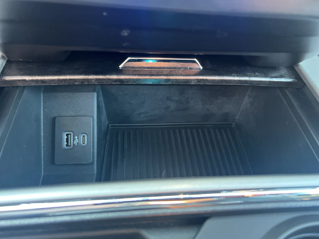 Used 2022 Carbonized Gray Metallic Ford LARIAT image 24