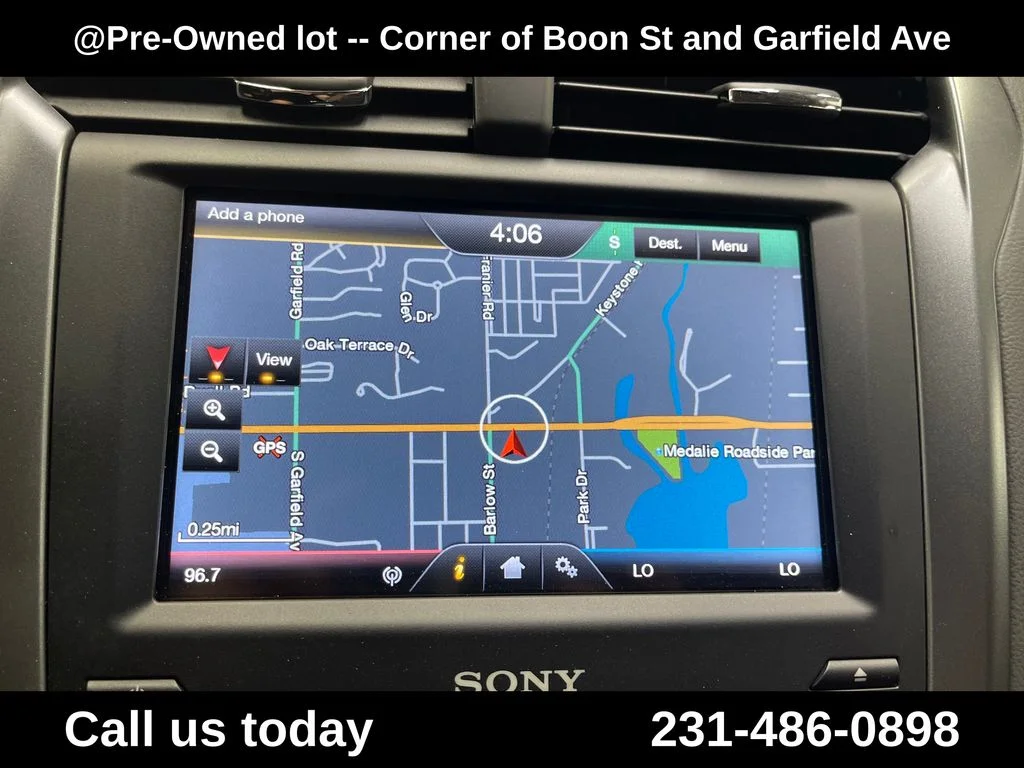 Used 2014 Silver Ford Titanium image 26