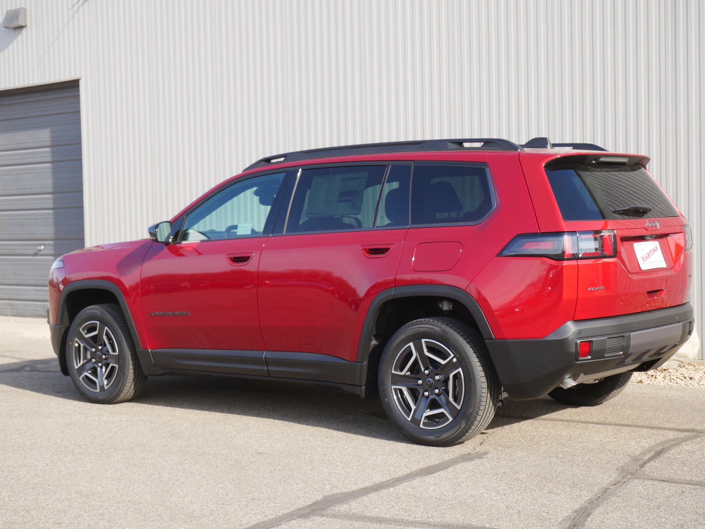 New 2026 Red Hot Pearl-Coat Exterior Paint Jeep Limited image 3