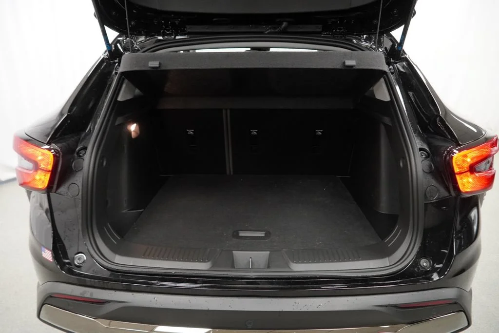 New 2026 Mosaic Black Metallic Chevrolet ACTIV image 25