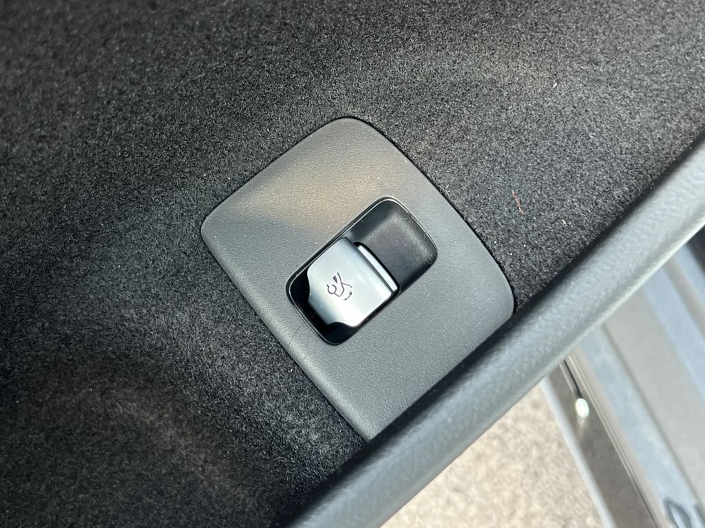 New 2026 Obsidian Black Metallic Mercedes-Benz E 450 image 12