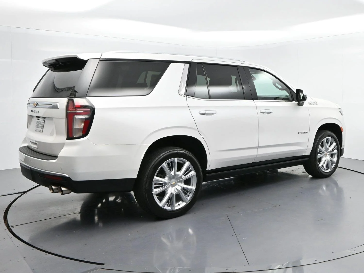 Used 2021 IRIDESCENT PEARL TRICOAT Chevrolet High Country image 7