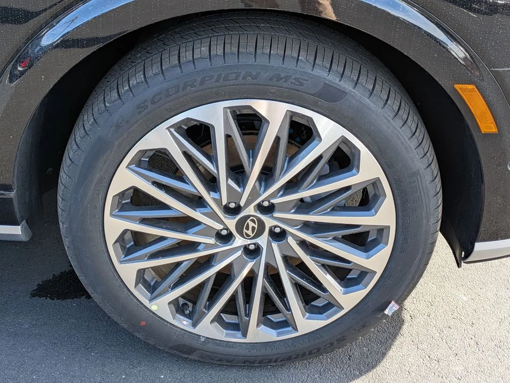New 2026 Black Hyundai Calligraphy image 9