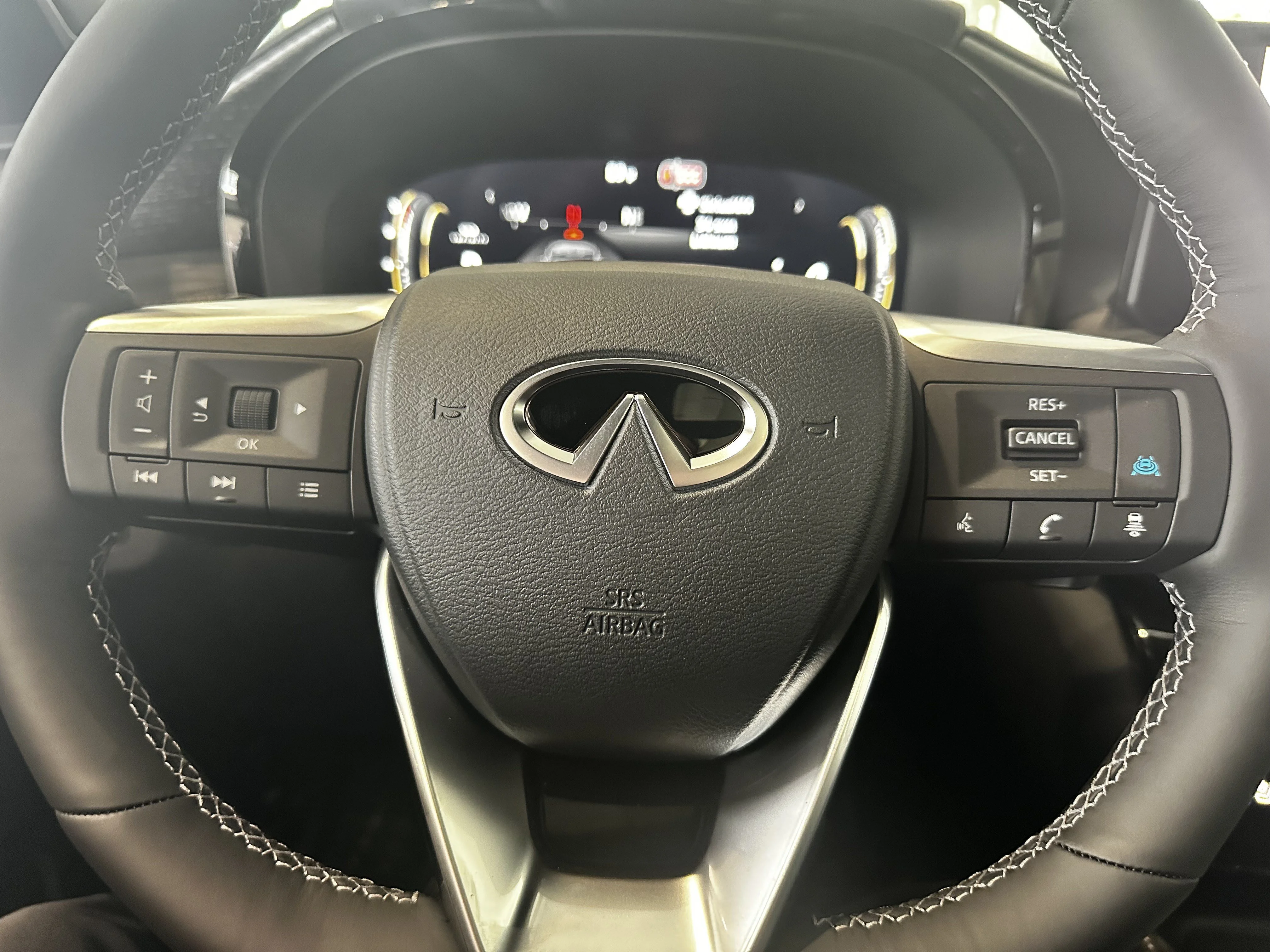 New 2027 2T GRPT SHDW INFINITI Autograph AWD image 19