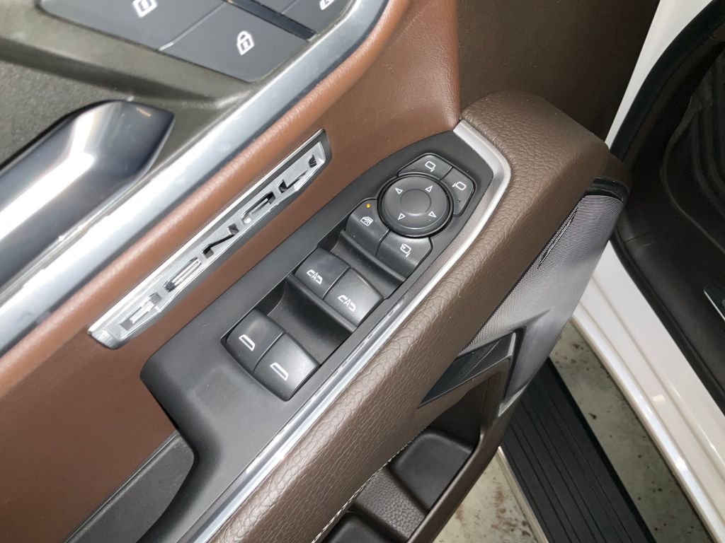 Used 2022 White GMC Denali image 16