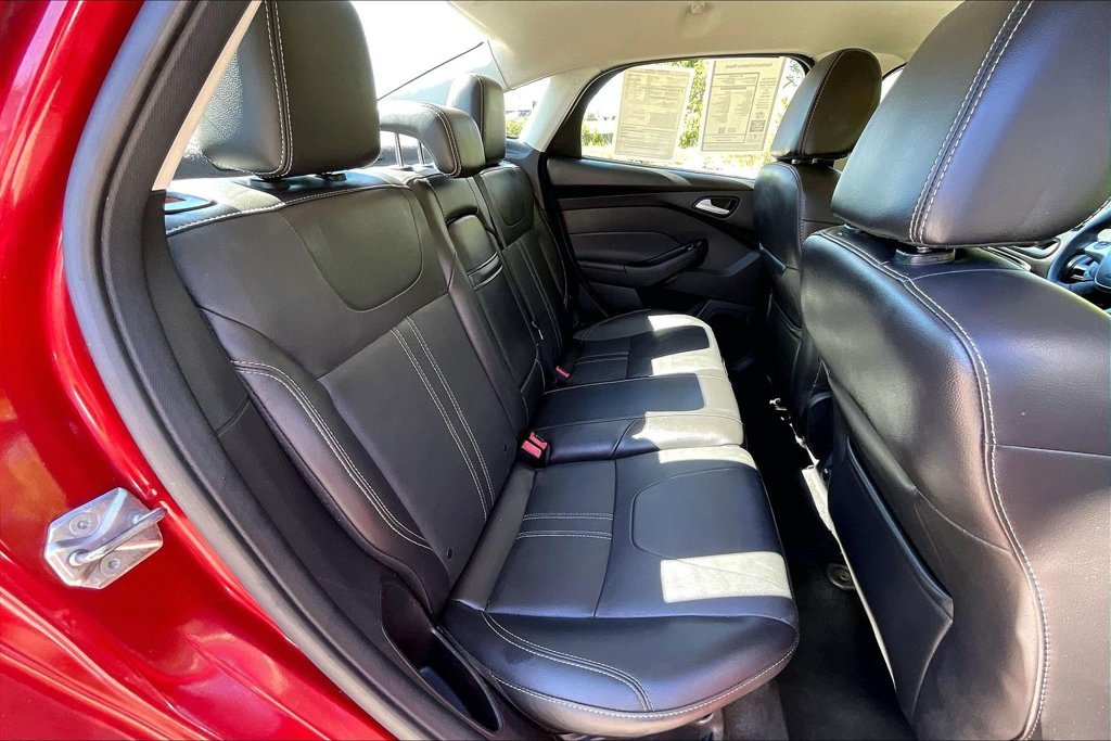 Used 2013 Red Ford SE image 25
