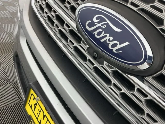 Certified Used 2023  Ford Limited image 8