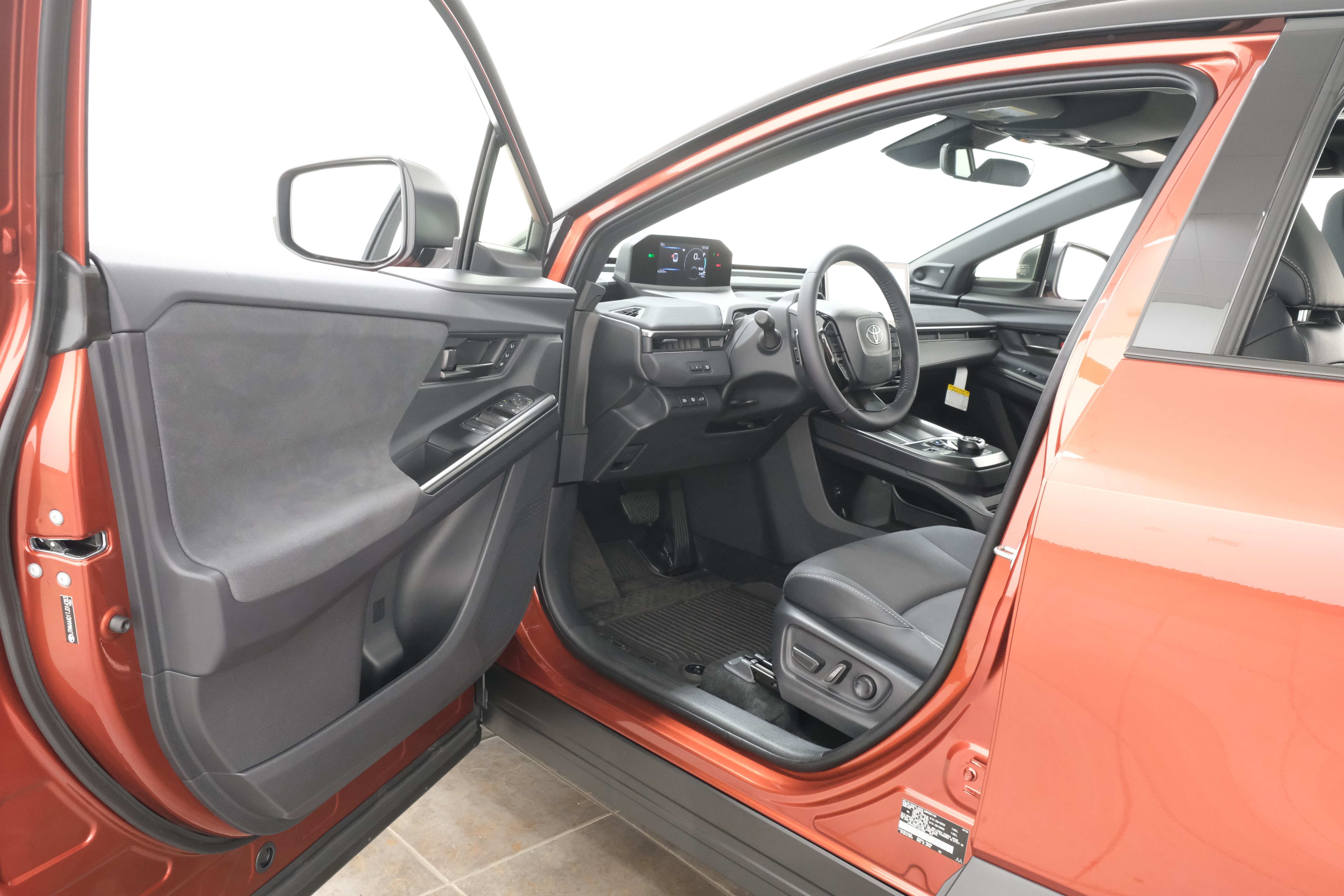 2026 Toyota C-HR XSE - Photo 25