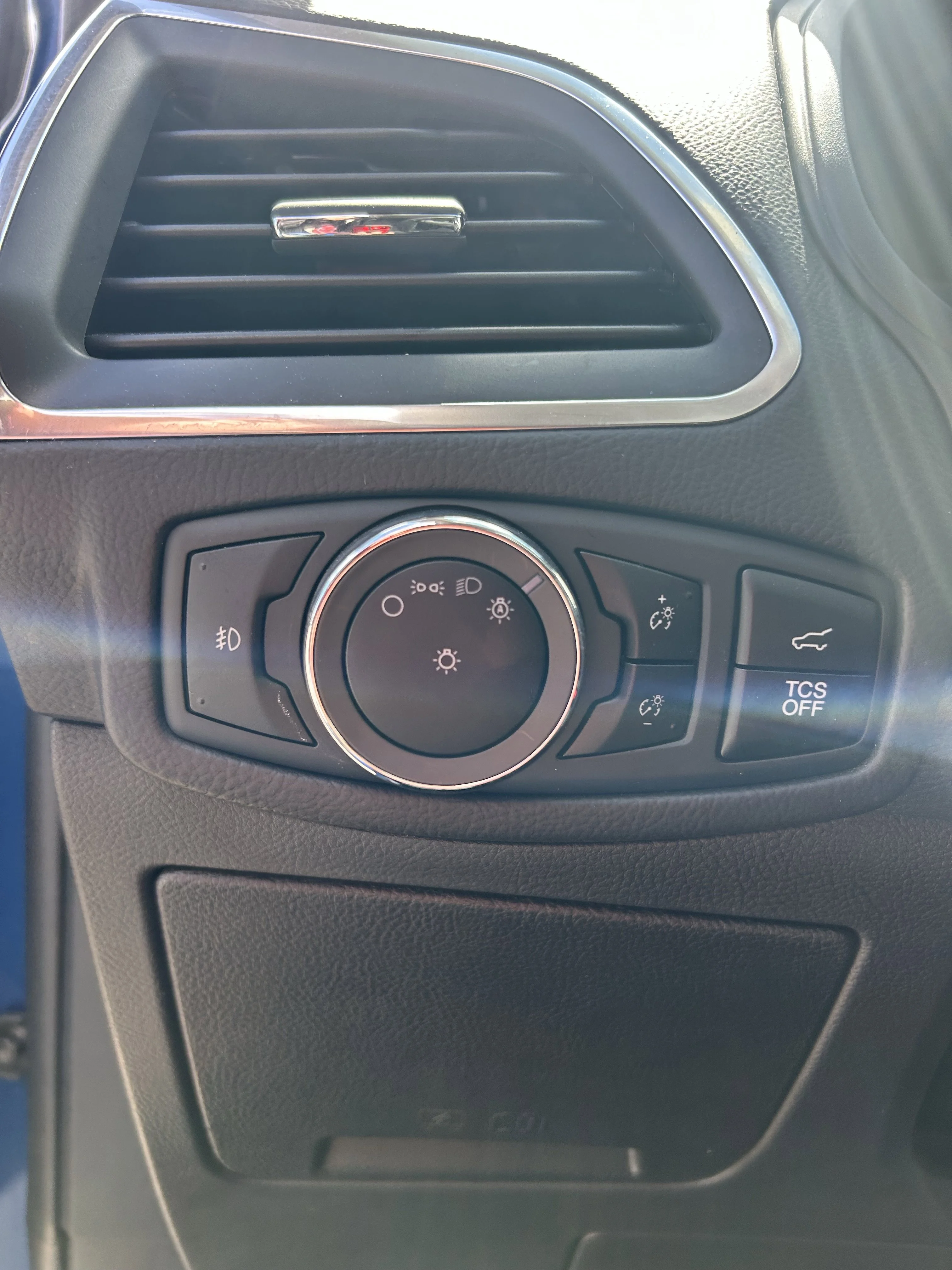 Used 2024 Blue Ford Titanium image 10