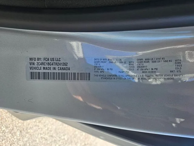 New 2026 Silver Mist Clear-Coat Exterior Paint Chrysler Select image 32