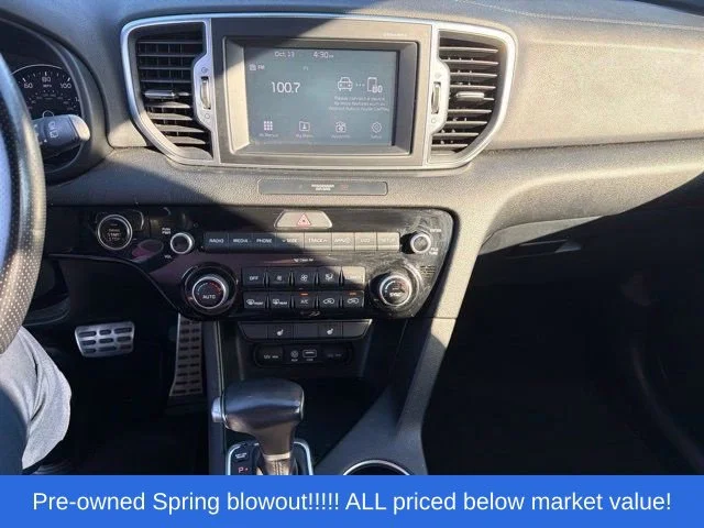 Used 2018 White Kia EX image 18