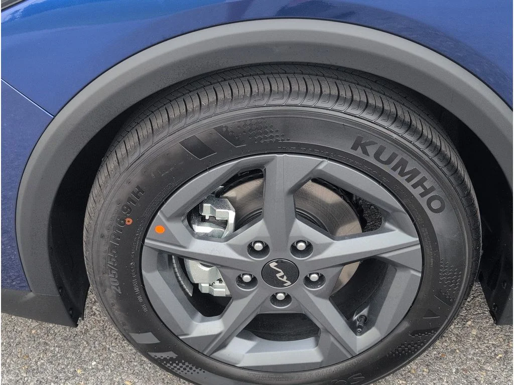New 2026 Deep Sea Blue Kia LXS image 9