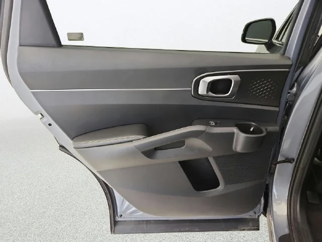 Used 2025 Everlasting Silver Kia EX image 25