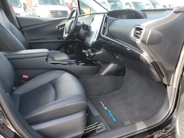Used 2021 Black Toyota XLE image 13