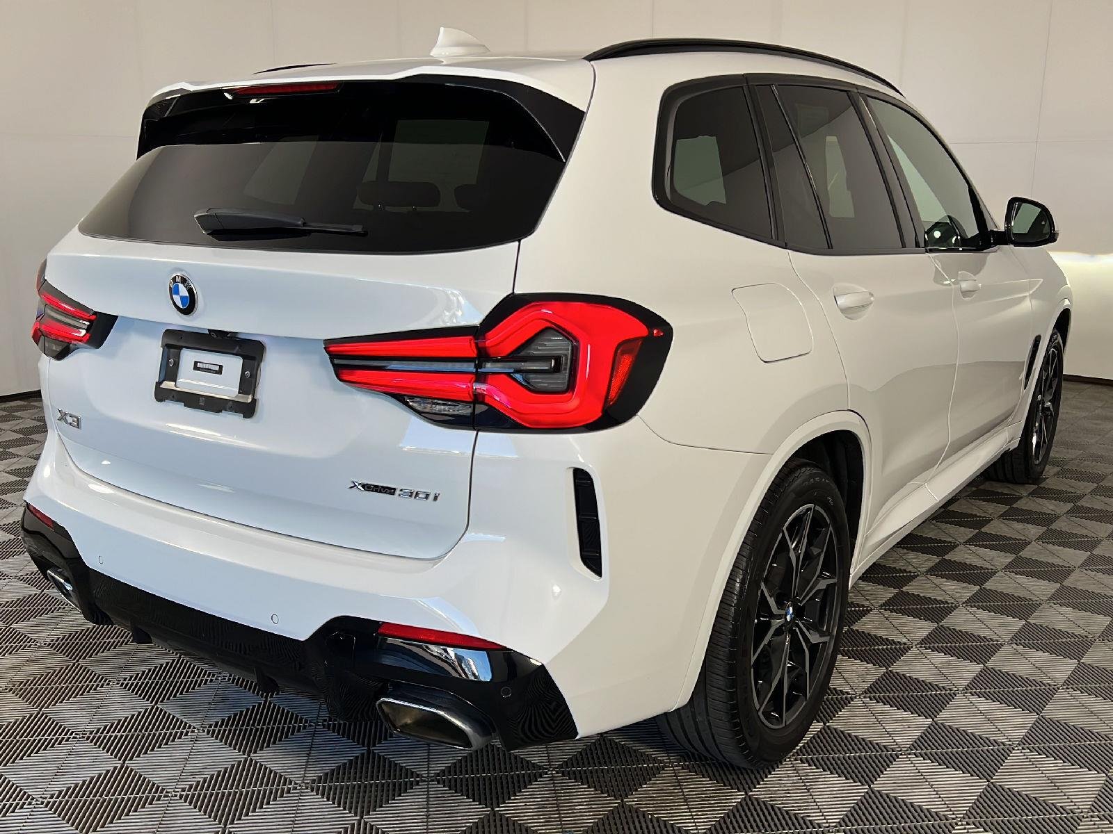 Used 2023 Alpine White BMW xDrive30i image 40