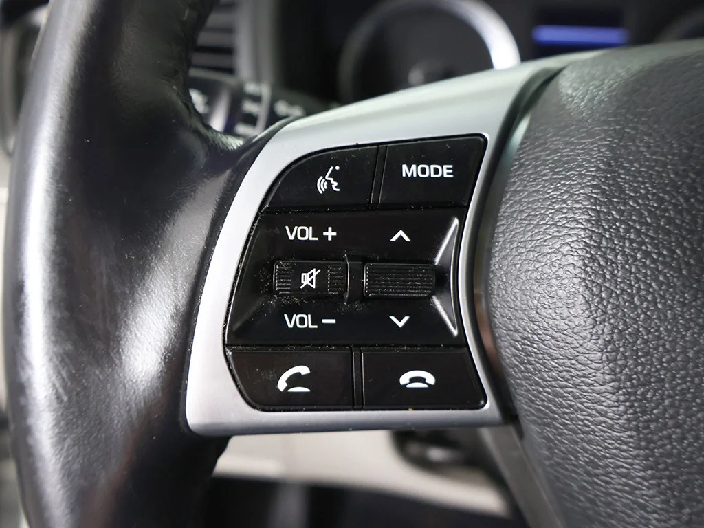 Used 2019 Silver Hyundai Limited image 46