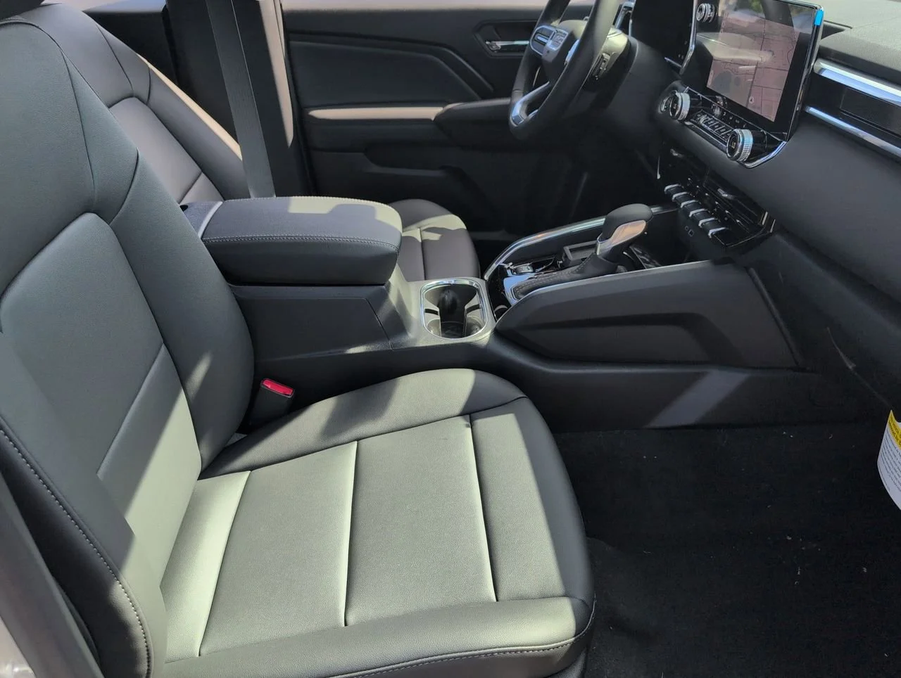 New 2026 Sterling Metallic GMC Elevation image 26