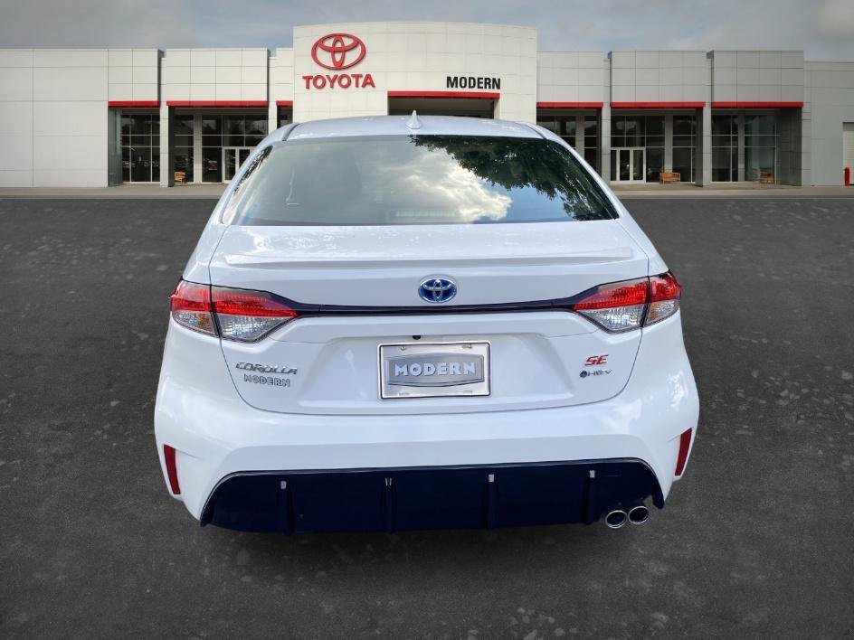 Used 2025 Ice Cap Toyota Hybrid SE image 6