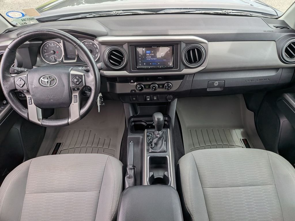 Used 2018 Gray Toyota SR5 image 25